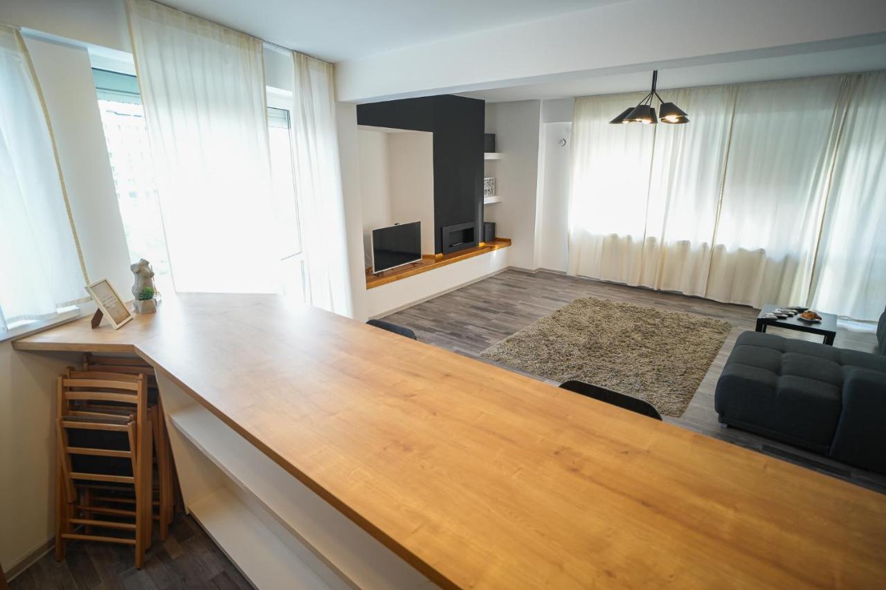 Penthouse With Huge Rooftop & Amazing City View Bucharest Exterior photo